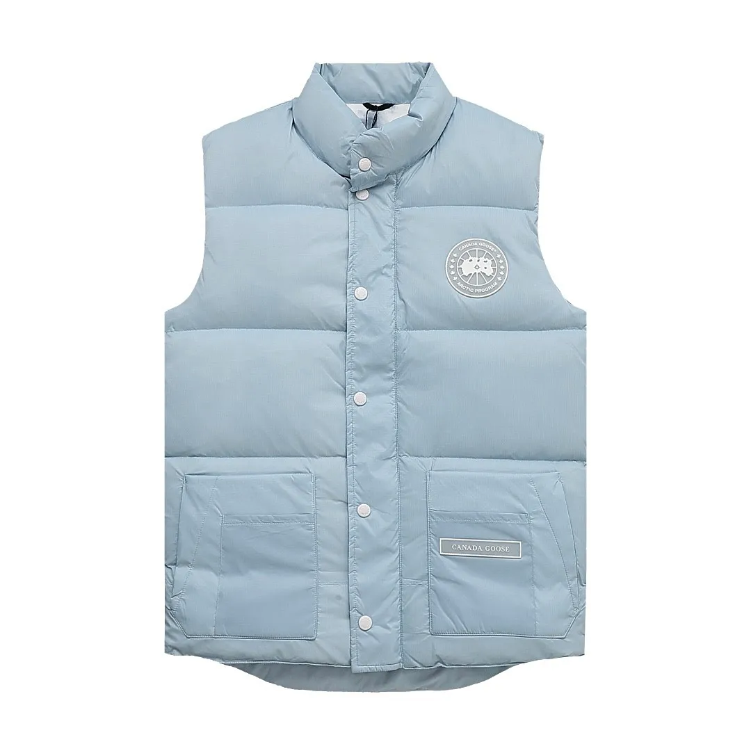 P480 Aqua Blue] Canadagoose/Canada Goose White Label Glacier Down Vest Canada Goose's new "Northern Lights Series" down vest Canada Goose's new "Northern Lights" Northern Lights White Label Down Vest is on sale! The light and layered colors give people the feeling of being trapped in the mist around icebergs and glaciers. It can be said to be very dreamy! Original YKK zipper, Size:XS-XXL